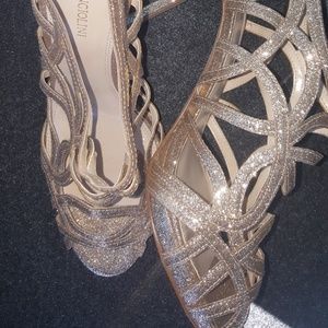 Size 11 Gold glitter heel